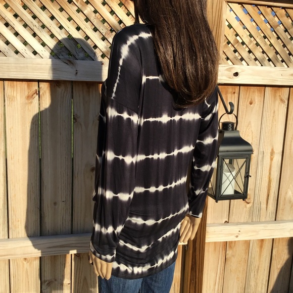 SILKY SOFT HIGH~LO PATTERN BACK LONGER THAN FRONT TOP - Picture 8 of 10